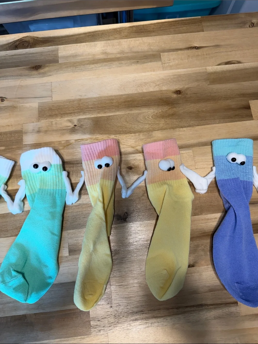 Hand Holding Socks! 4pairs NWOT
